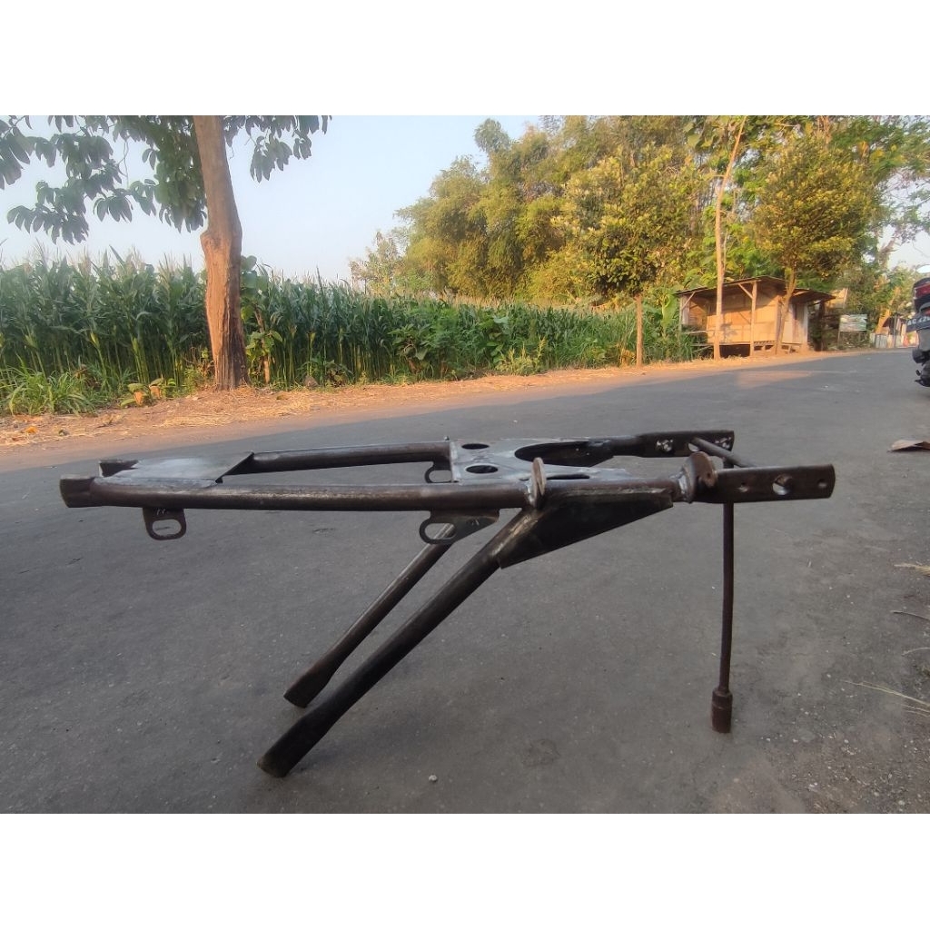 buntutan rangka gl100 mjs set pritilan