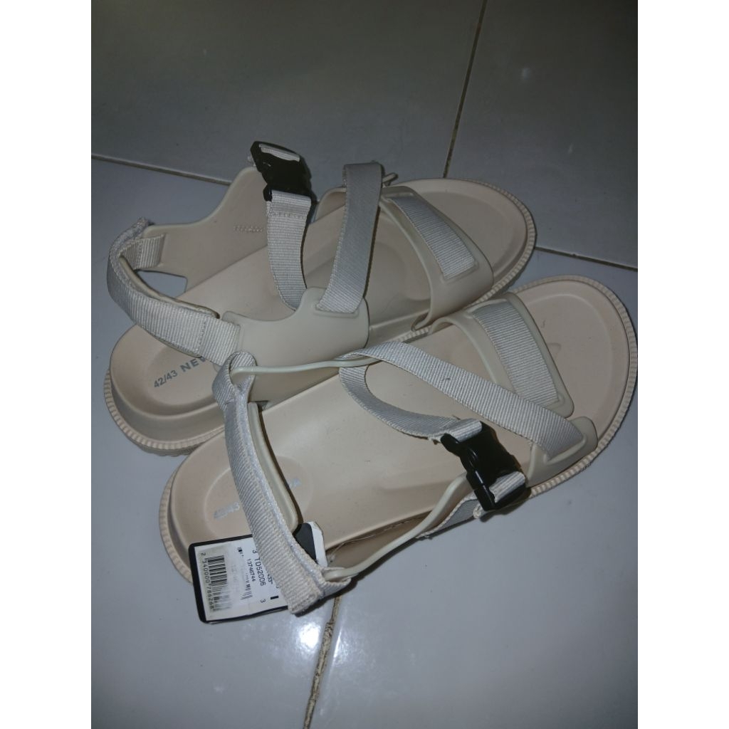 Sandal Sepatu gunung karet empuk Nevada