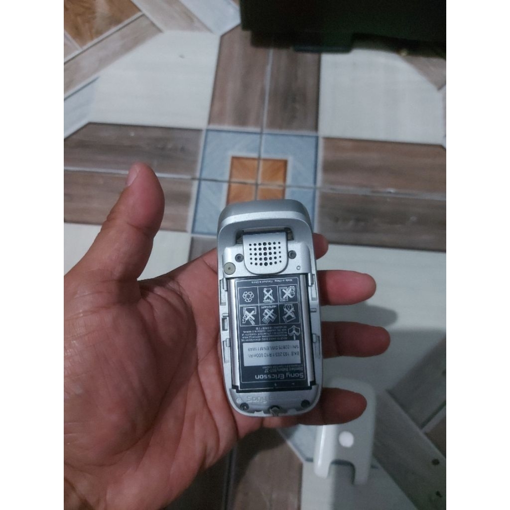 SONY ERICSSON Z520i
