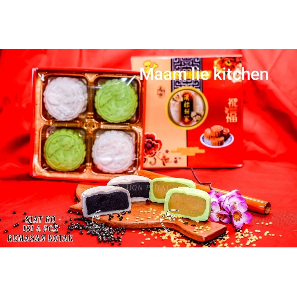

Siat ko isi kacang hijau & hitam 4 pcs per kotak / kue bulan kalimantan