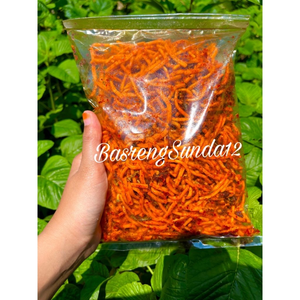 

500gr Cemilan stick mie / mie stick pedas daun jeruk kemasan 200gr/500gr/1kg Food Snacks