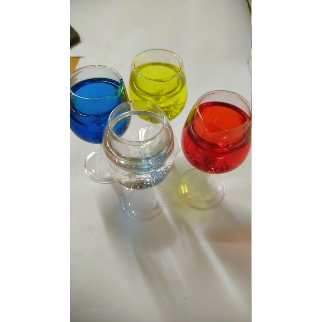 hiasan lemari kaca kristal