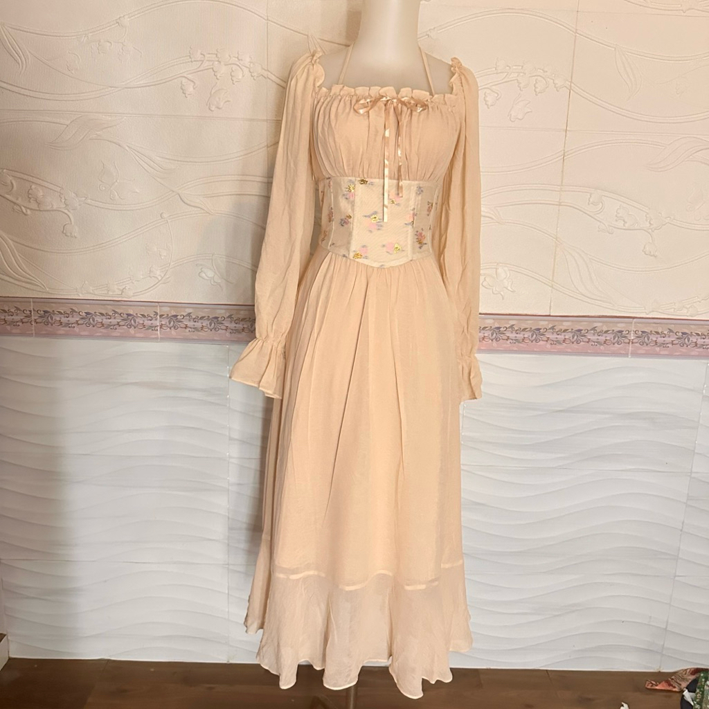 Broken White as Nadin Amizah Vintage Dress Prelove