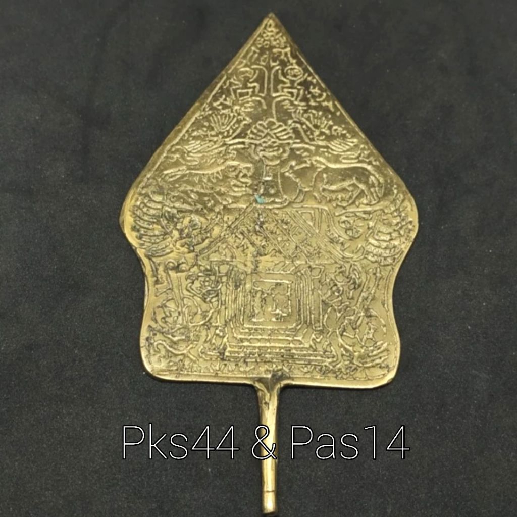 Hiasan Gunungan Wayang Kuningan Koleksi Antik