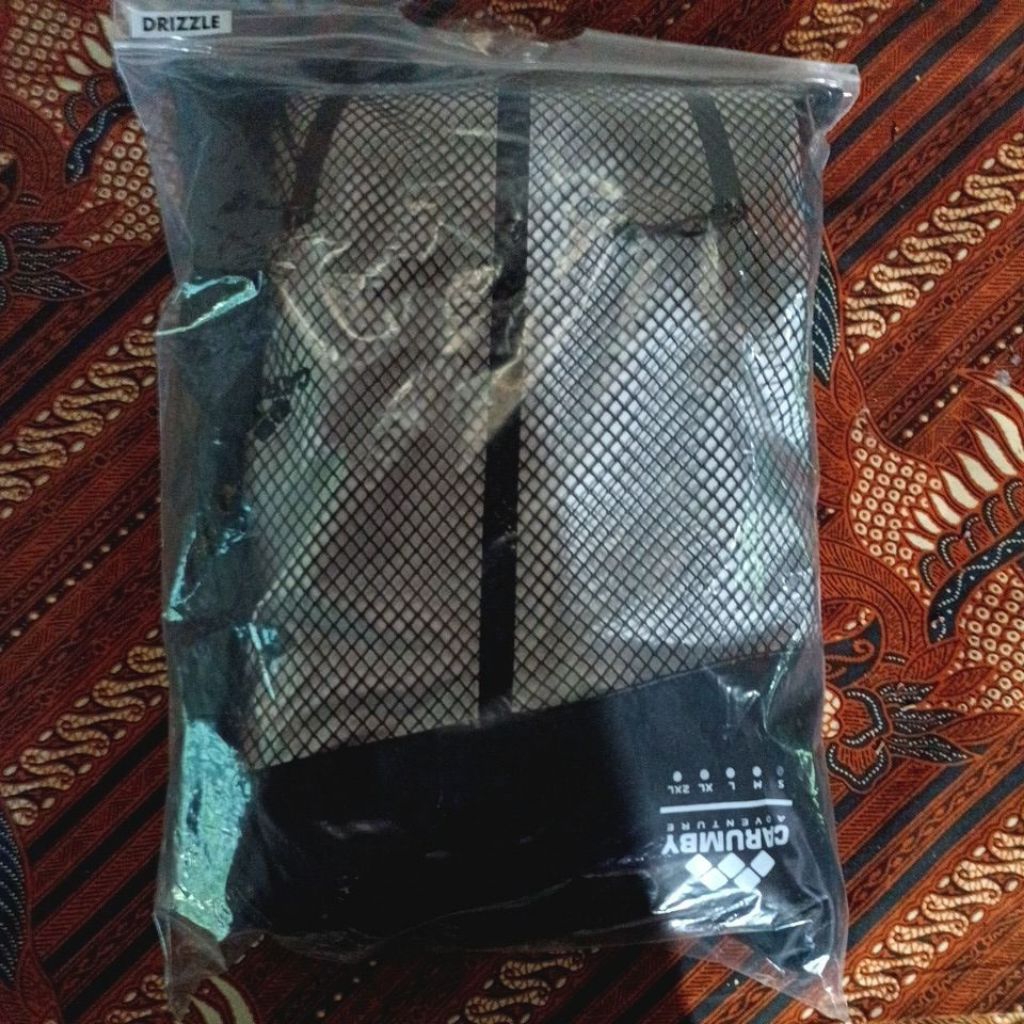 Jaket Carumby Drizzle Putih Bordir