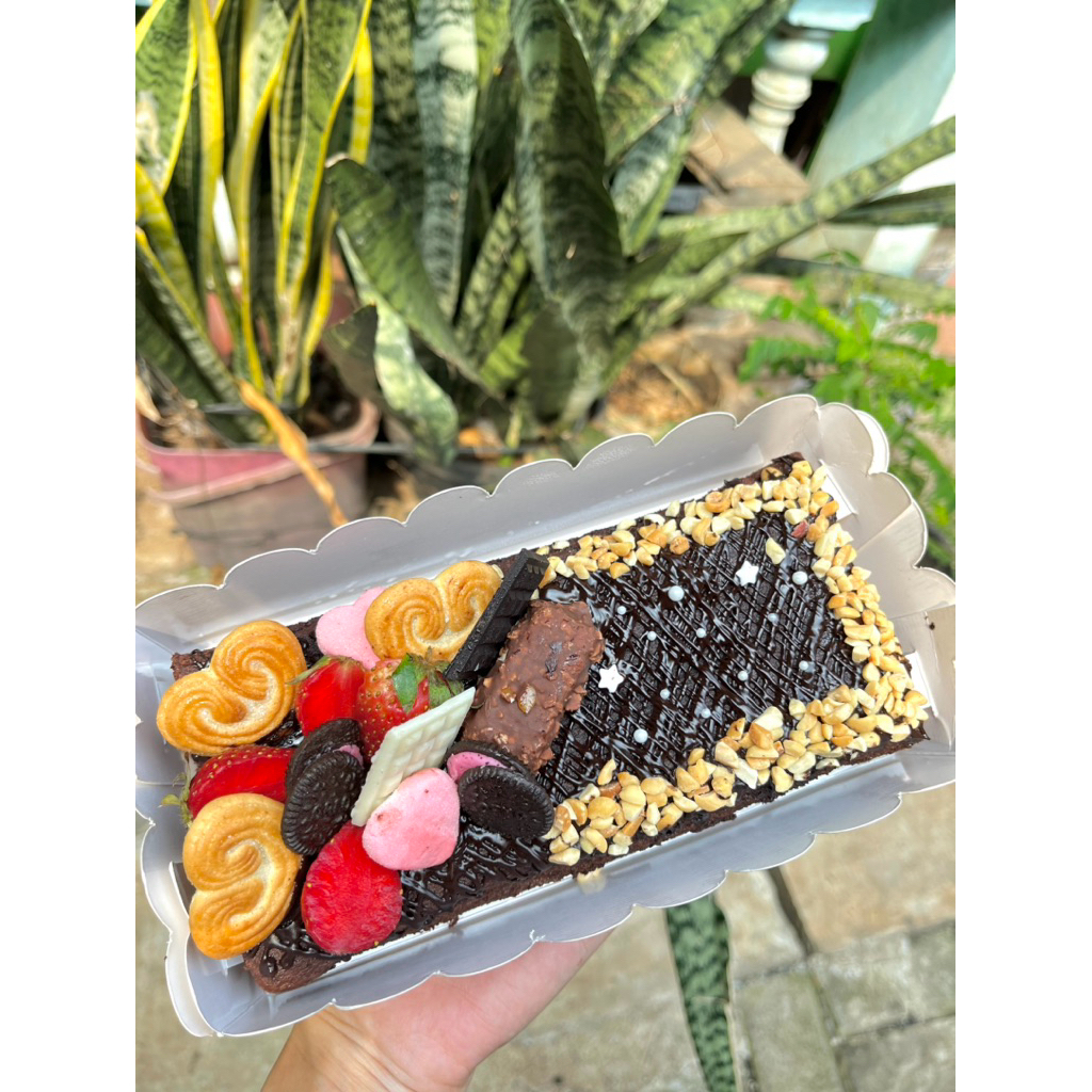 

Brownies Cake Birthday uk 20x10 (custom)