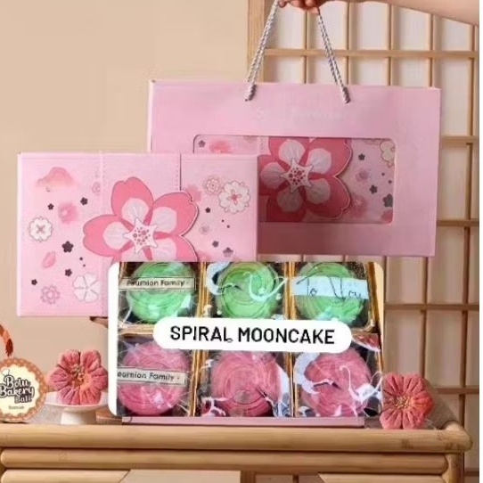 

mooncake spiral with salted egg yolk