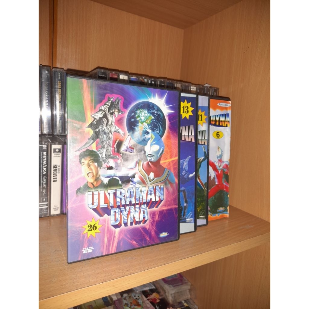 Sepaket VCD original Ultraman Dyna (Seri 6,11,13,26)