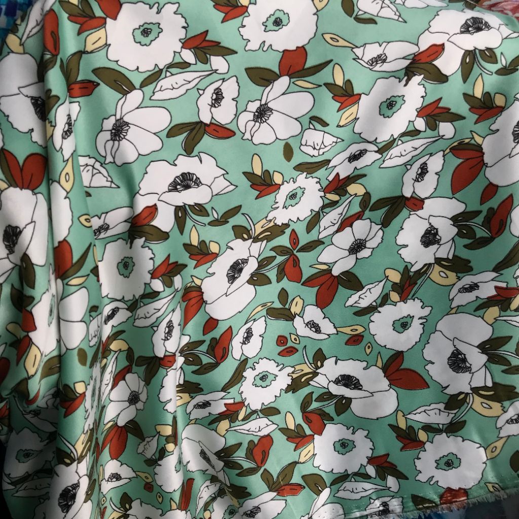 kain satin motif bunga ~ kain silk motif bunga ~ kain satin premium Ajo