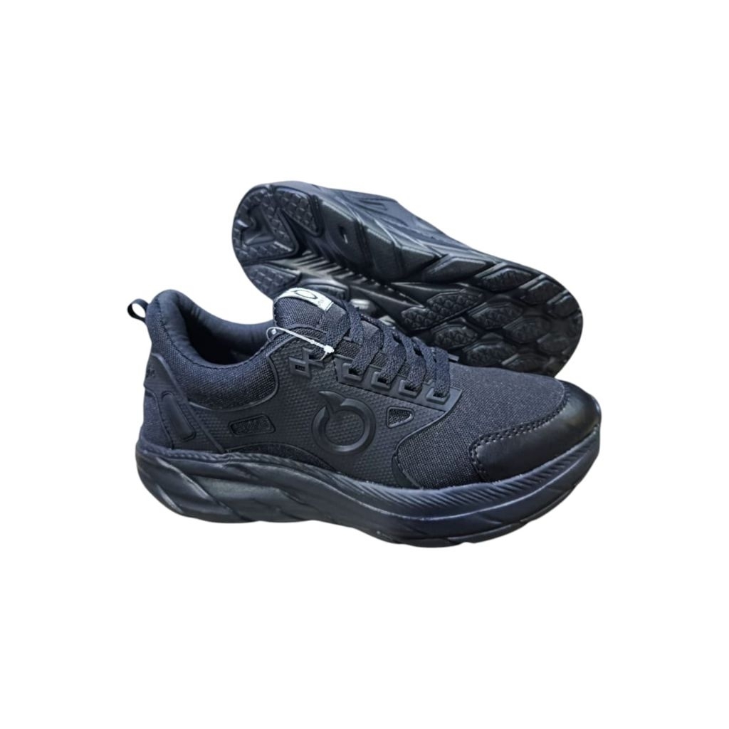 Sepatu kerja hitam polos pria wanita sepatu sekolah hitam polos wanita pria terbaru sepatu running p