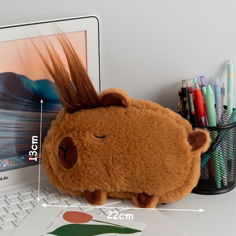 

Tas Pensil Kapibara Berbulu Lucu – Tempat Alat Tulis Plushie Karakter
