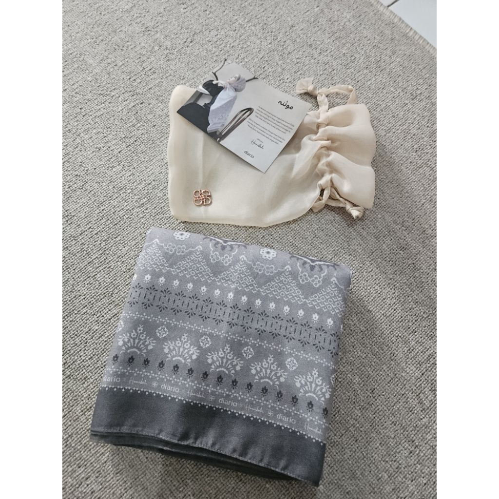 Preloved Scarf Diario X Hamidah
