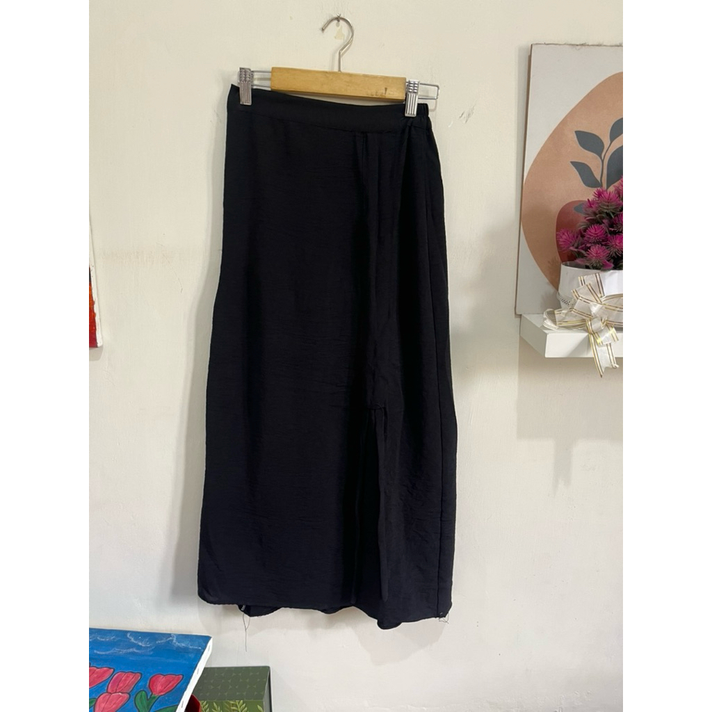 ROK SERUT HITAM