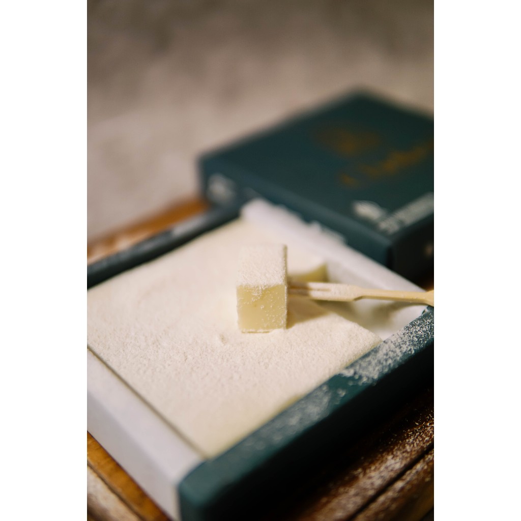 

Cokelat Putih Premium CHOKOZI