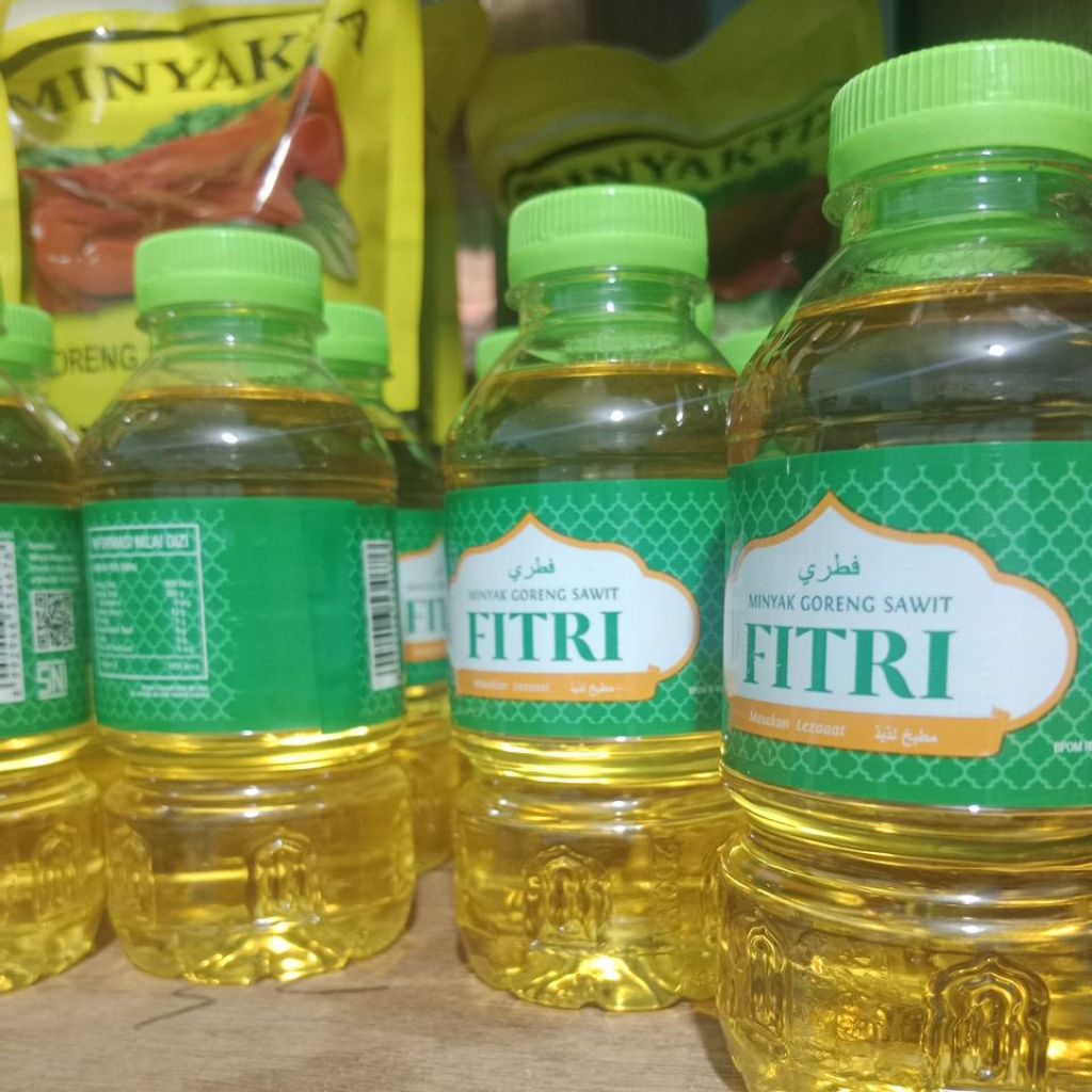 

minyak goreng fitri ukuran 200ml. satu krat isi 24 pcs dan ukuran 400ml. isi 12 pcs
