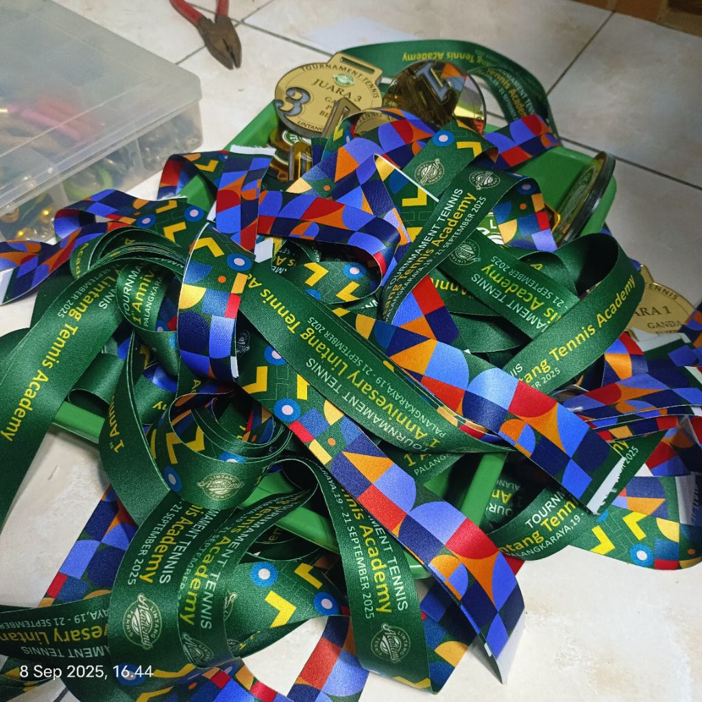 

TALI MEDALI SUBLIM . BAHAN TISSUE , LEBAR 3M , 4CM . TANPA FINISHING