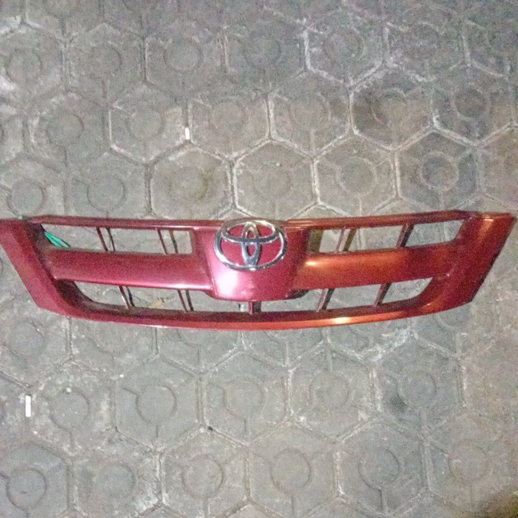 grill Innova 2005-2007 original