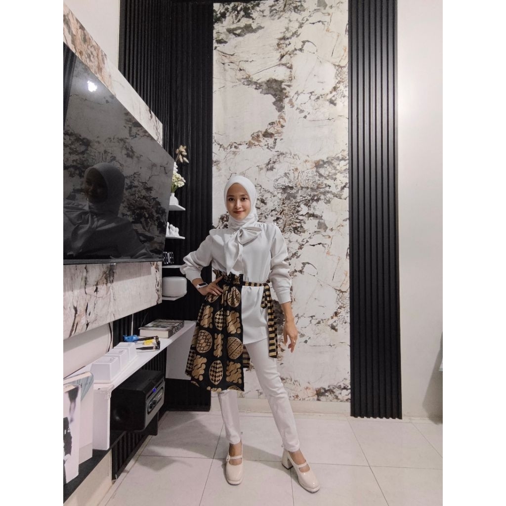 Luaran Batik Wanita Modern – Outer Batik Serut Samping