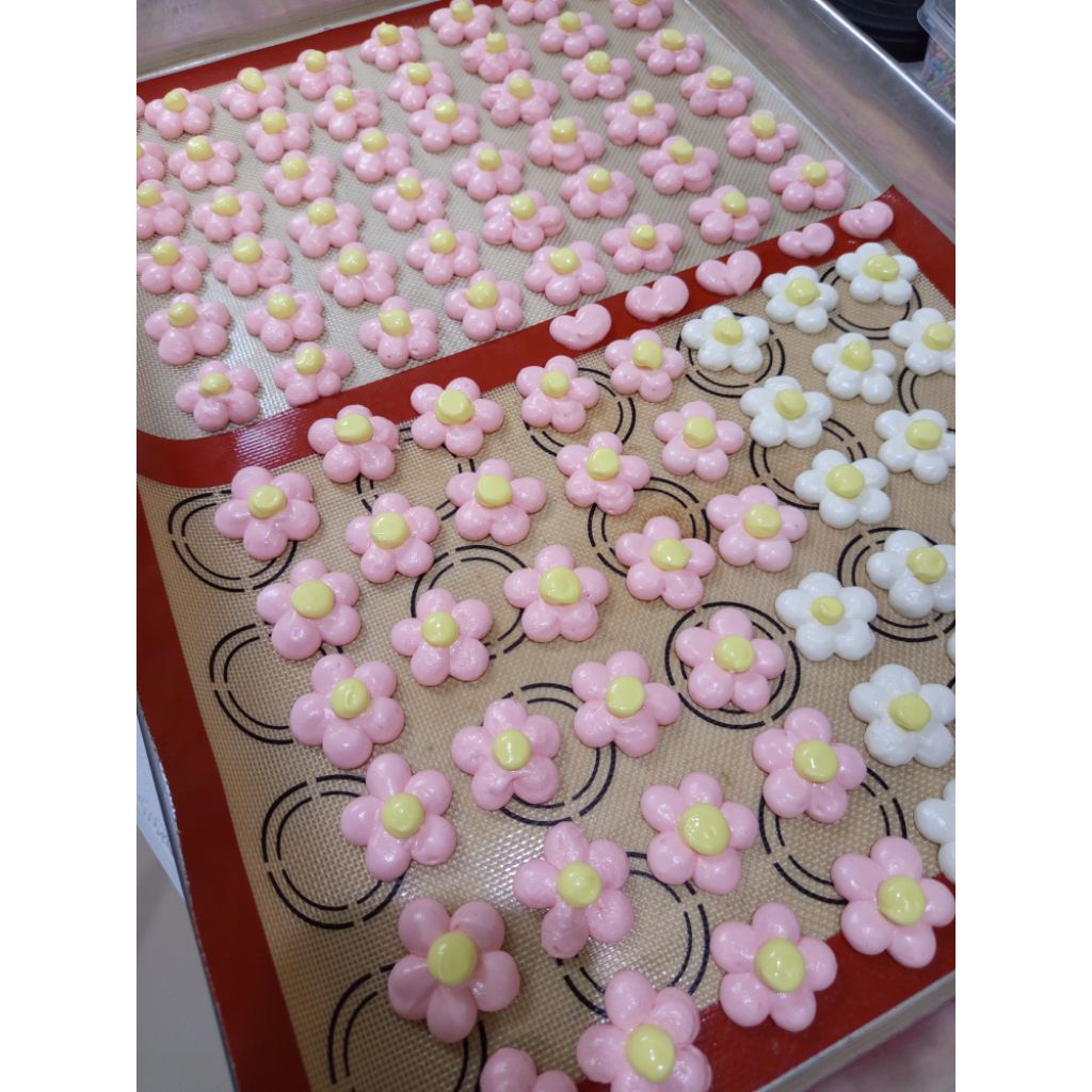 

HOMEBAKED MERINGUE COOKIES / kue busa uk toples 500ml / schumpjes / kukis gula gula manis / cookie home baked