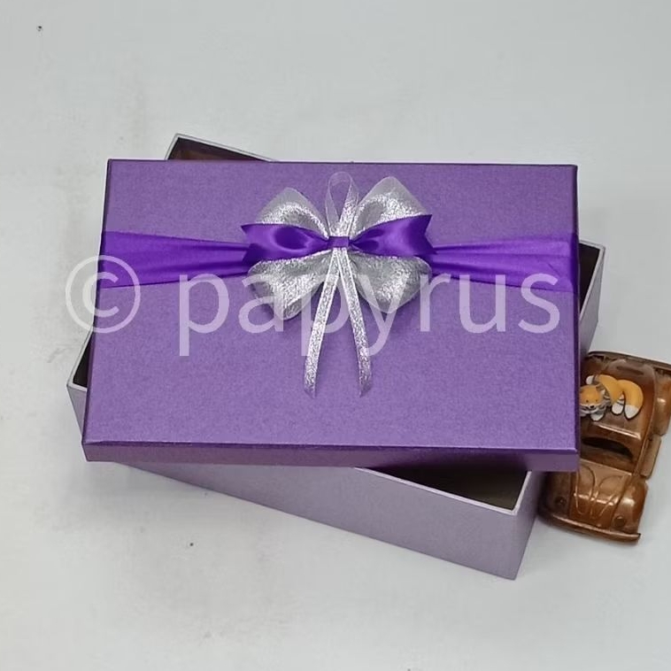 

PAPYRUS Kombinasi 20x30 Tinggi 8cm Kotak Kado Gift Box Hardbox Hampers V1