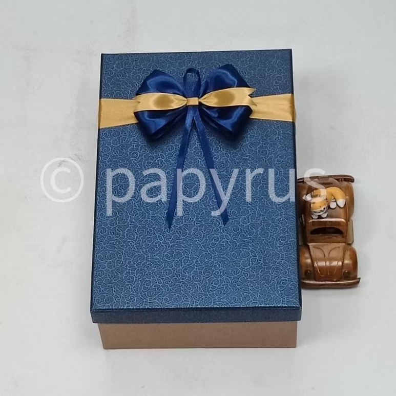 

PAPYRUS Kombinasi 20x30 Tinggi 10cm Kotak Kado Gift Box Hardbox Hampers Hadiah V1