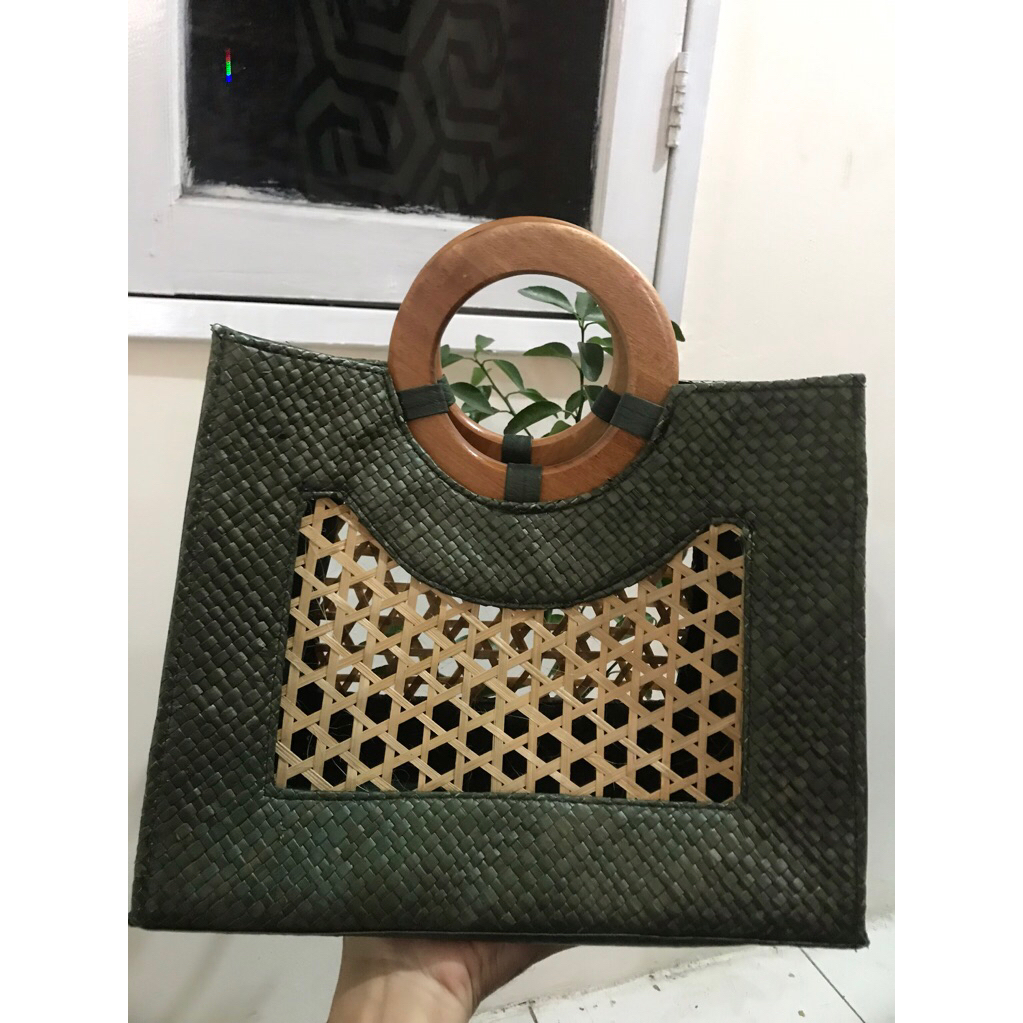 Tas Anyaman Pandan Natural Handle Kayu Mix Bambu