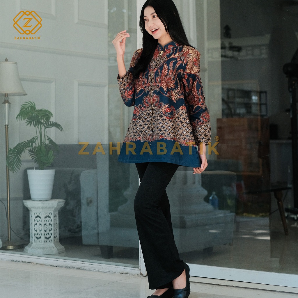 Batik Zahra-Tunik Wanita-Motif Antasena Warna Biru kombinasi Merah Cabe