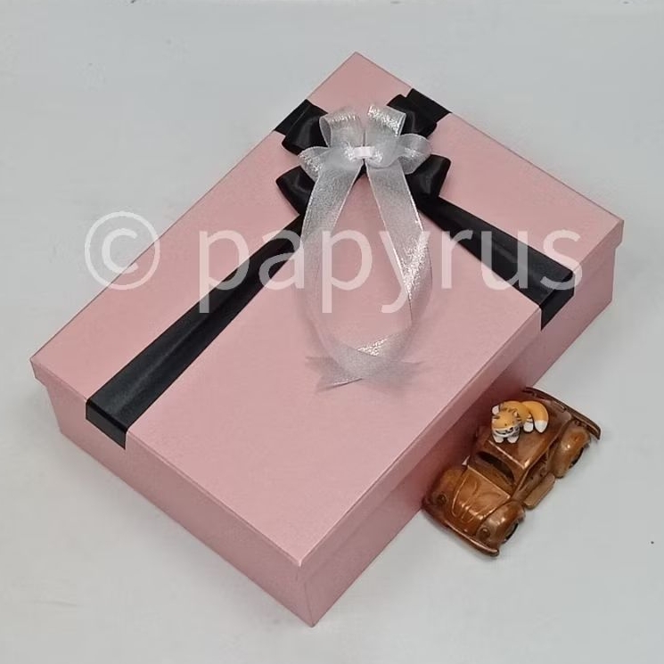 

Papyrus 25x35 tinggi 10cm Kotak Kado Gift Box Hardbox Hampers Hadiah V2
