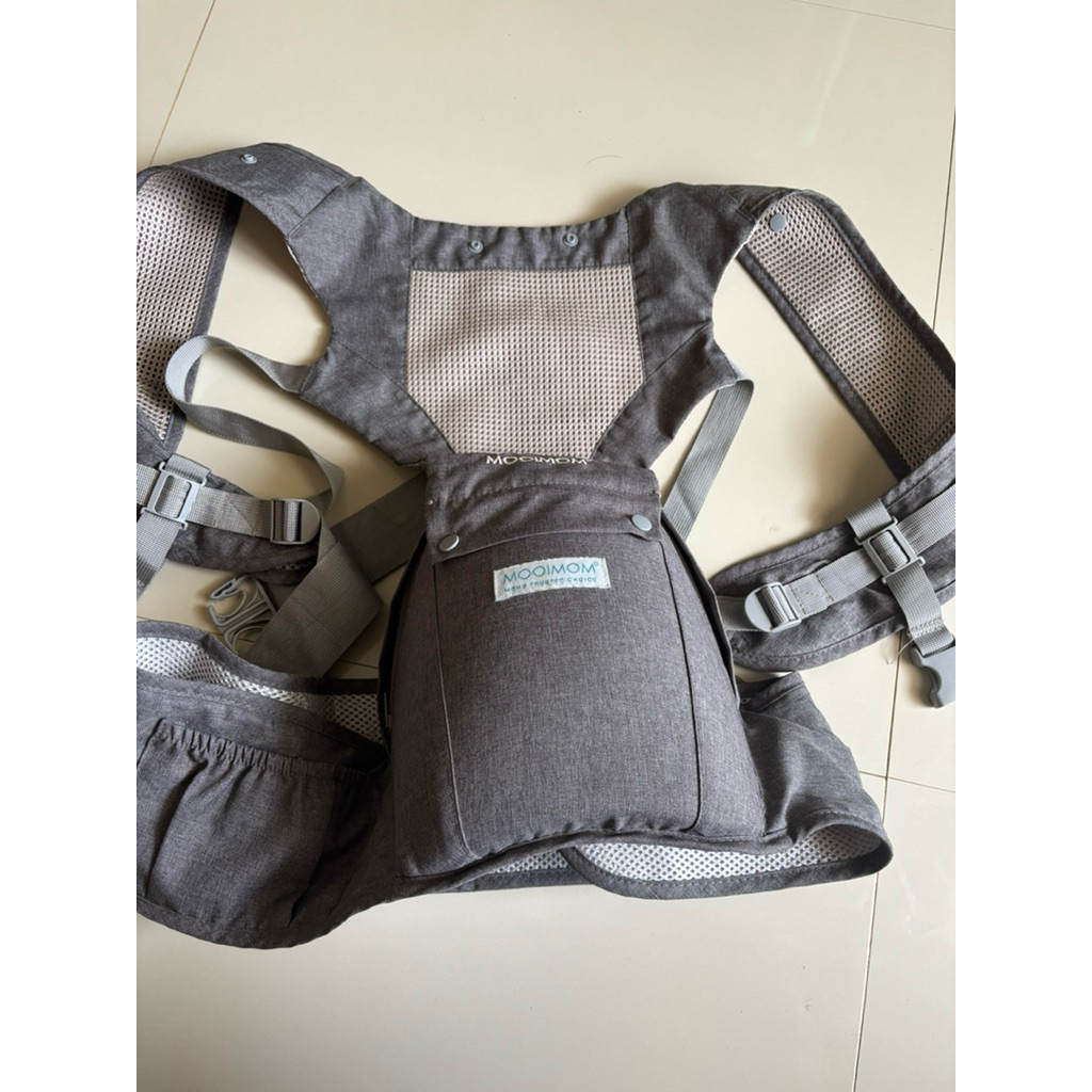 Gendongan mooimom preloved