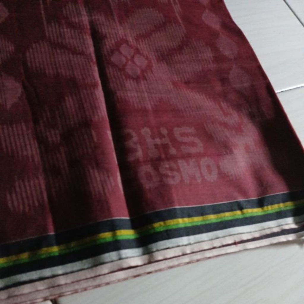 Sarung BHS cosmo original kualitas biasa mulus tinggal pakai motip dan warnna sesuai photo