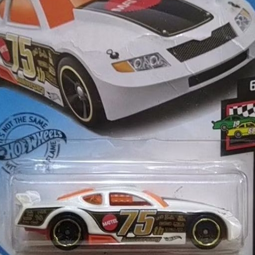 Hot Wheels CIRCLE TRACKER