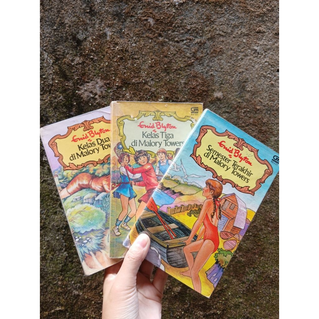 ENID BLYTON MALORY TOWERS,KELAS DUA DI MALORY TOWERS,KELAS TIGA DI MALORY TOWERS,SEMESTER TERAKHIR D
