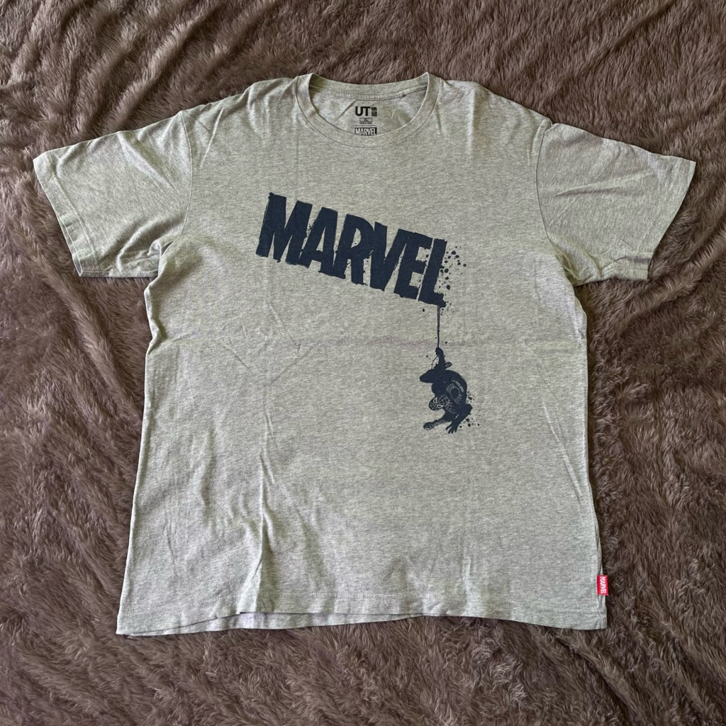 KAOS UNIKLO UT MARVEL SECOND