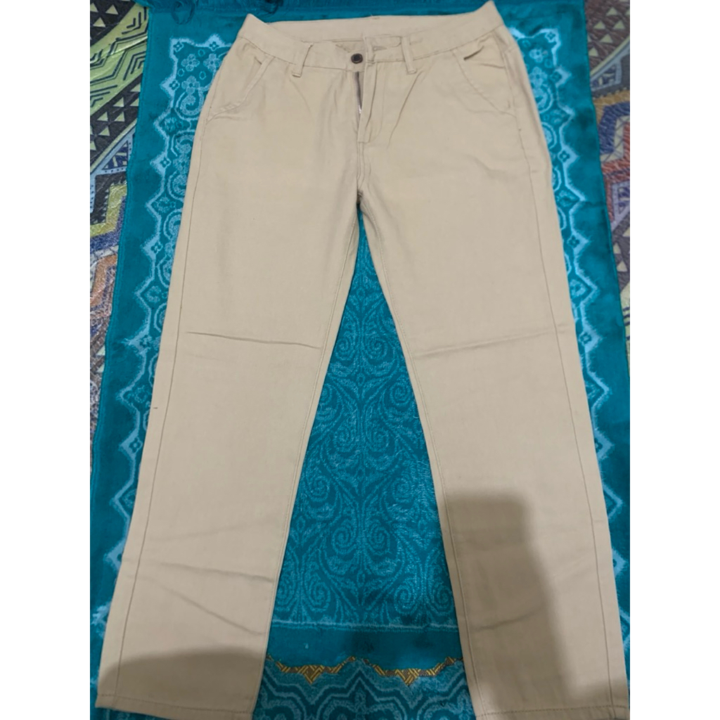 Celana chino cream no brand second