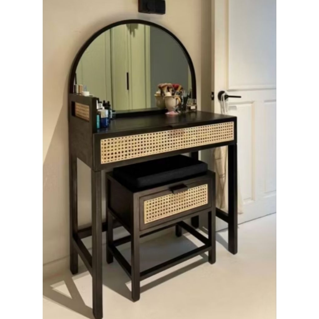 Meja rias jati minimalis modern