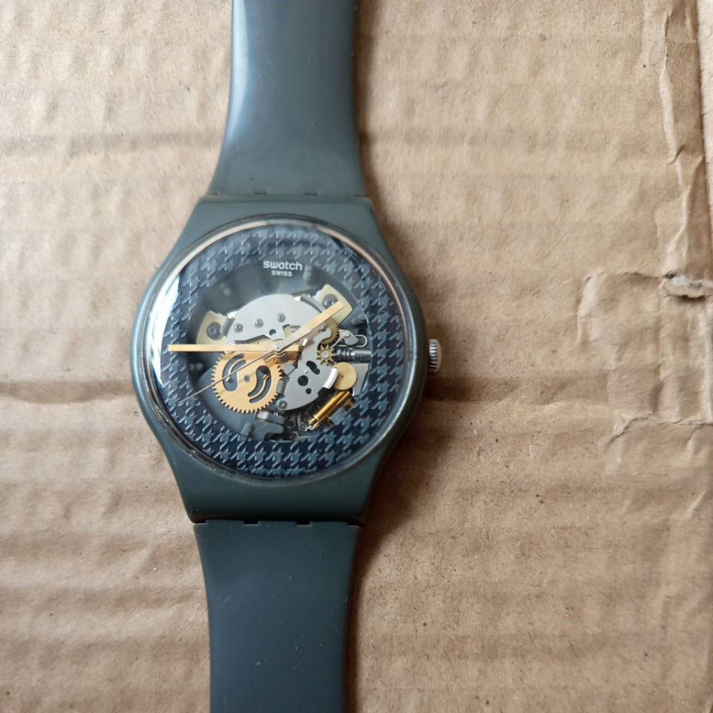 jam Swatch quart skeleton full original bekas