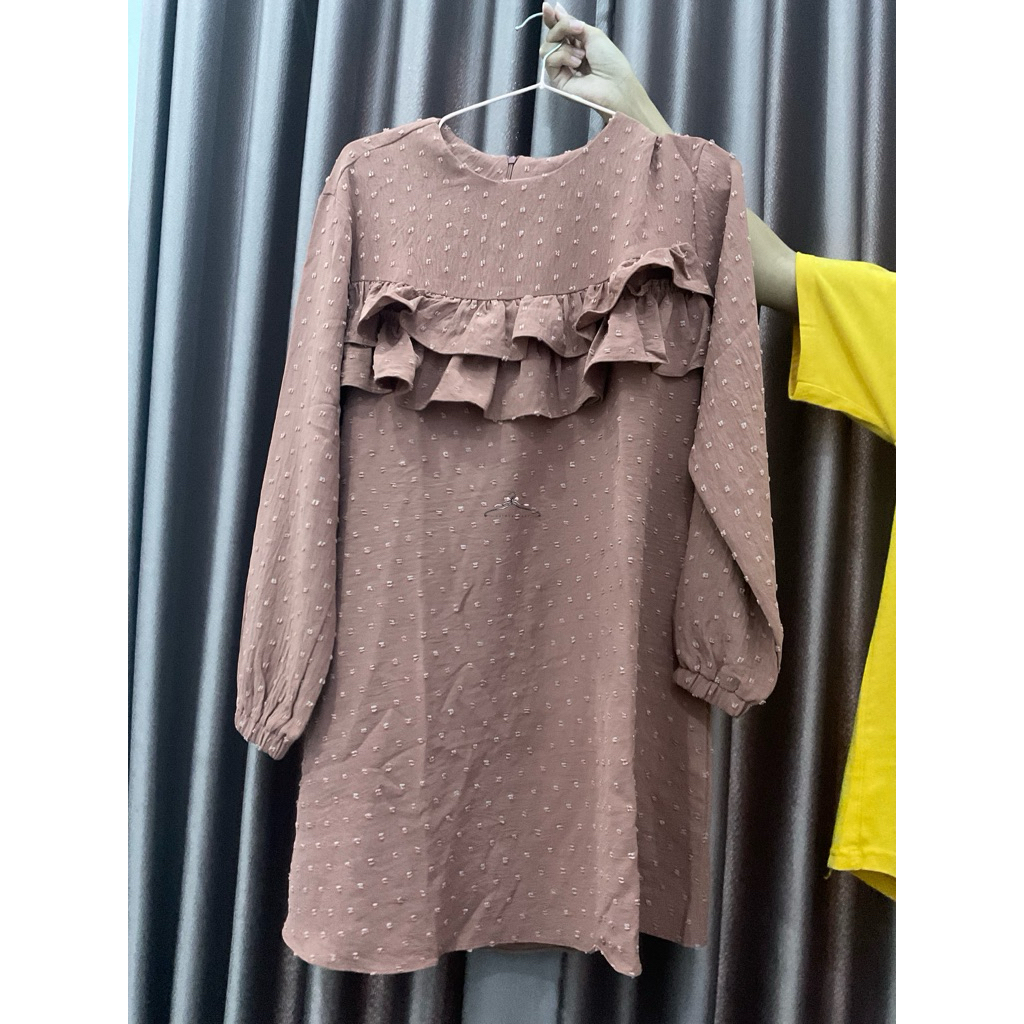 PRELOVED Blouse Wanita Lengan Panjang Motif Polkadot Ruffle