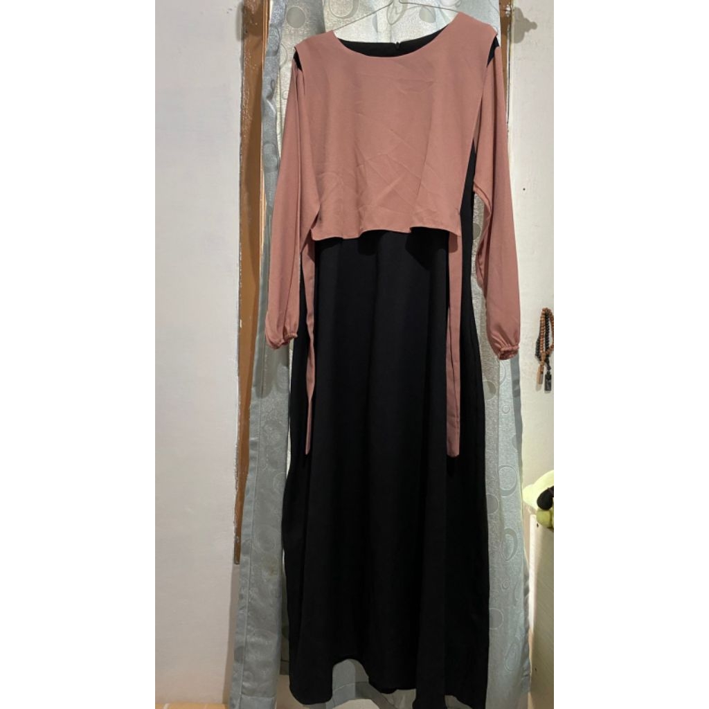 PRELOVED GAMIS HITAM PINK