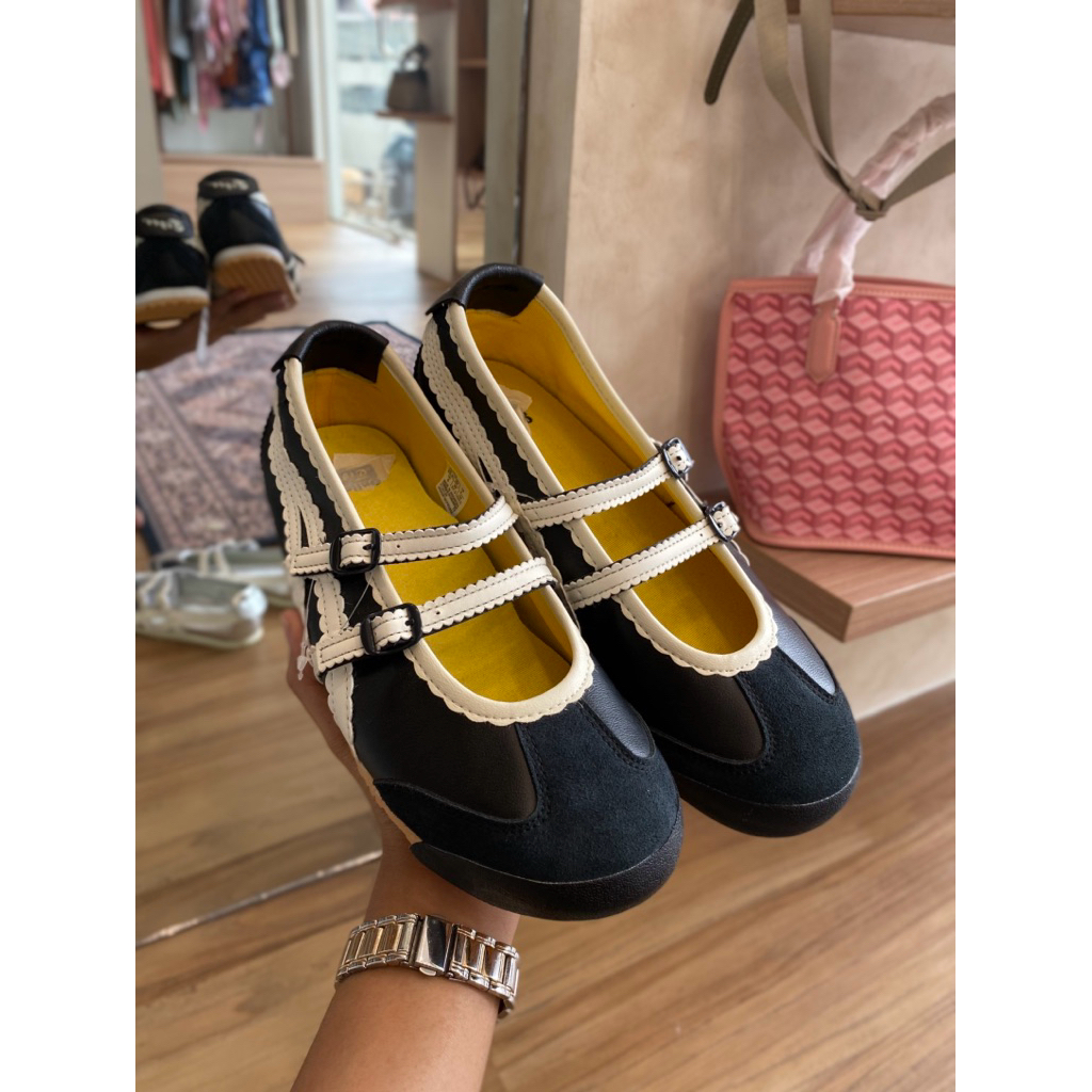 Sepatu Flat onit suka