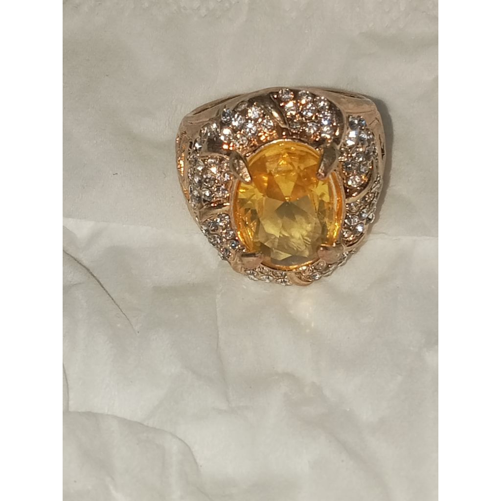 Natural yellow safir
