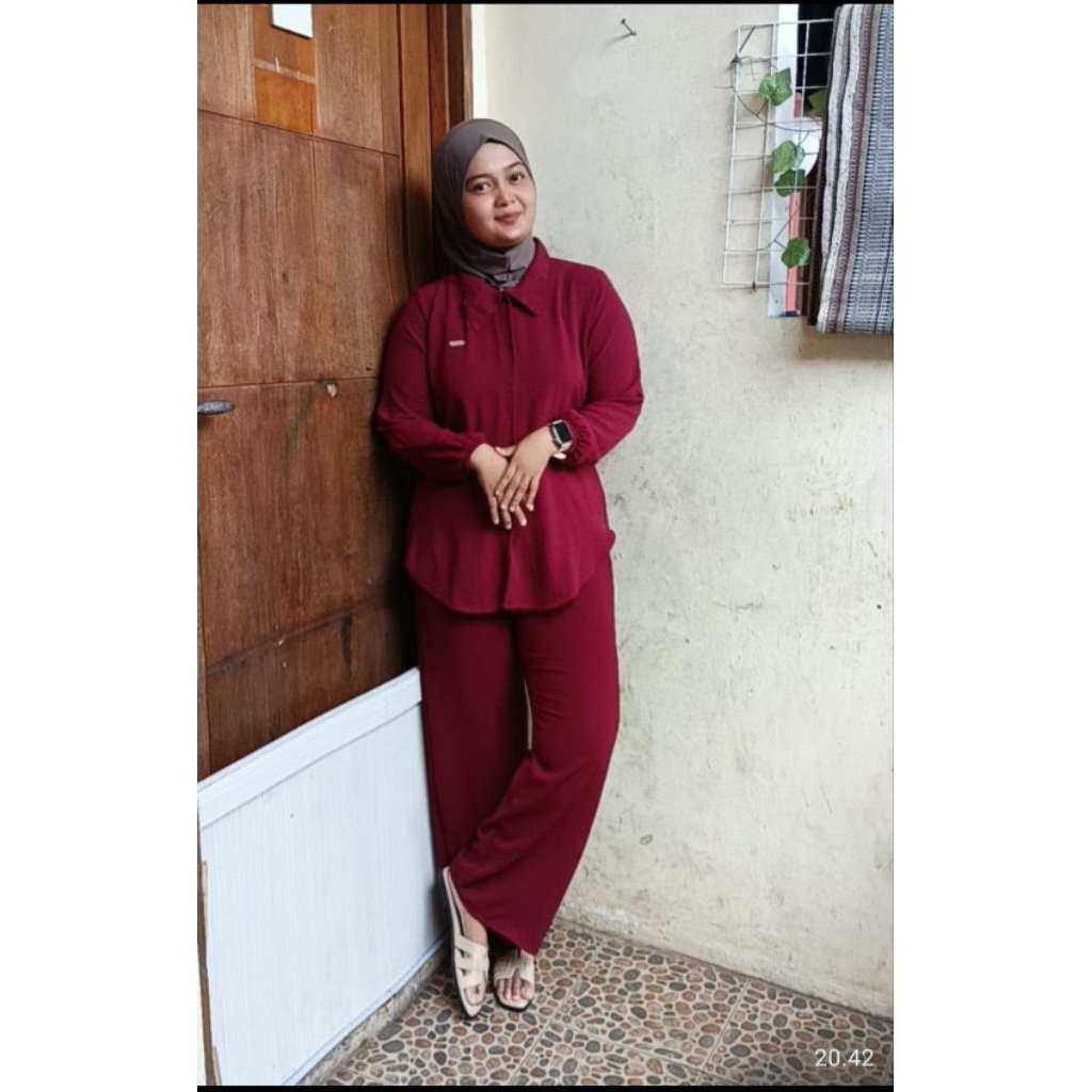 One Set Kemeja Wanita