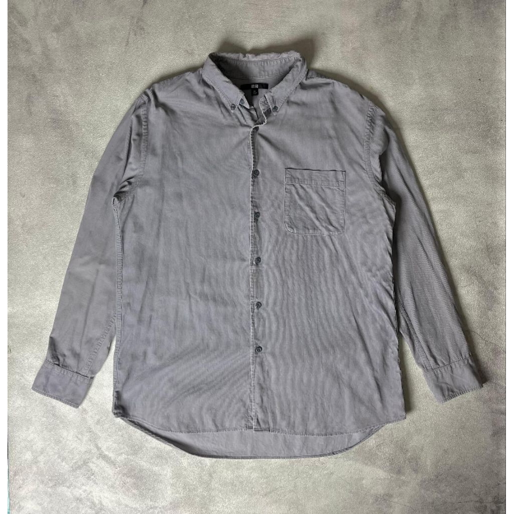 Kemeja Corduroy Uniqlo Grey