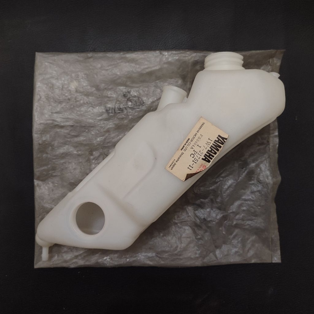 tengki tangki tabung botol oli samping olsam yamaha V75 V-75 V80 V-80 original japan
