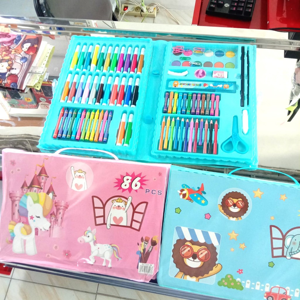 

ART SET Crayon Set 208 dan 86 PCS – Alat Gambar Anak, Koper Lucu Karakter Kartun