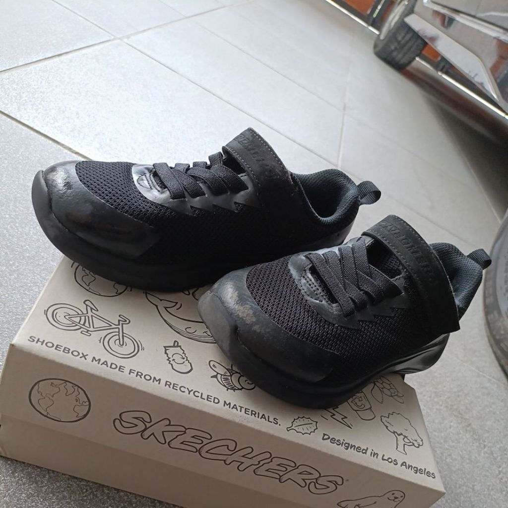 SKECHERS SEPATU KIDS SIZE 33 (20,5cm) PRELOVED