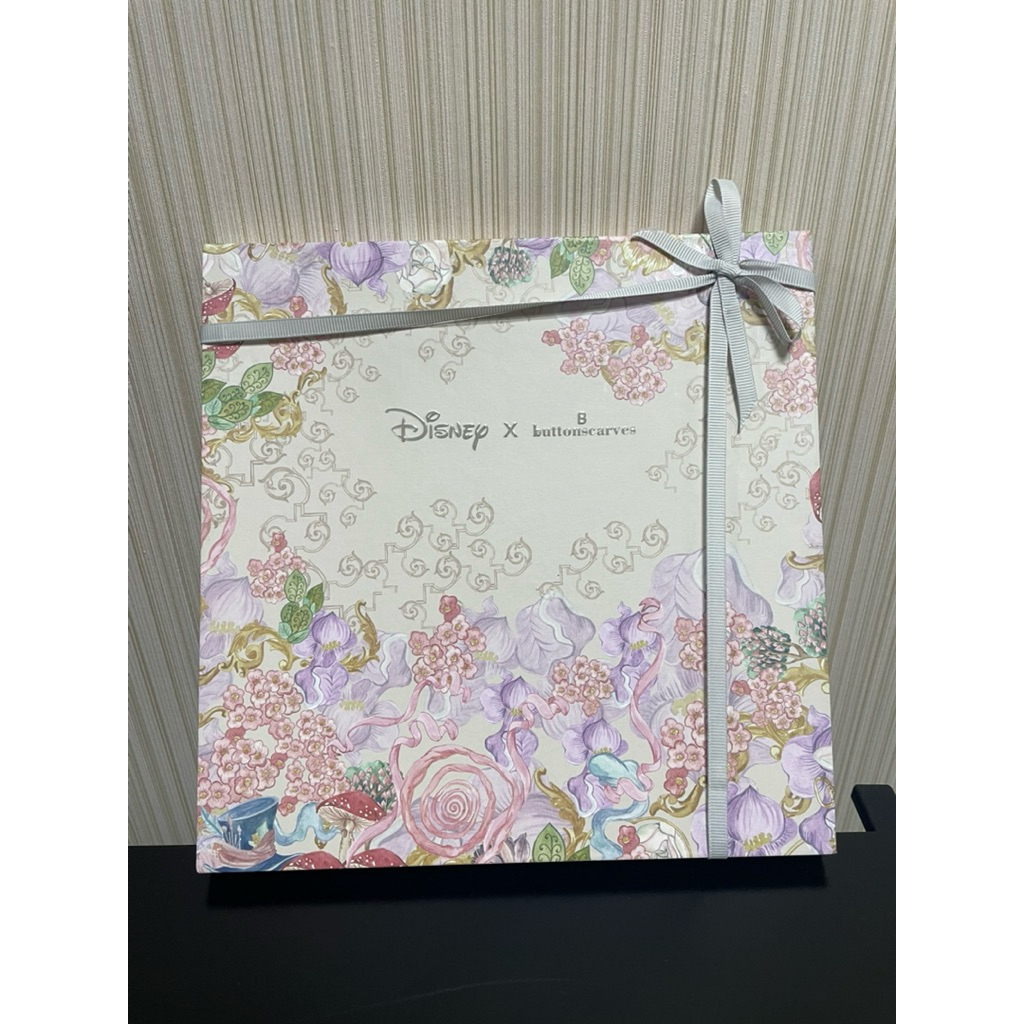 BUTTONSCARVES  THE Wonderland Satin Square Pearl