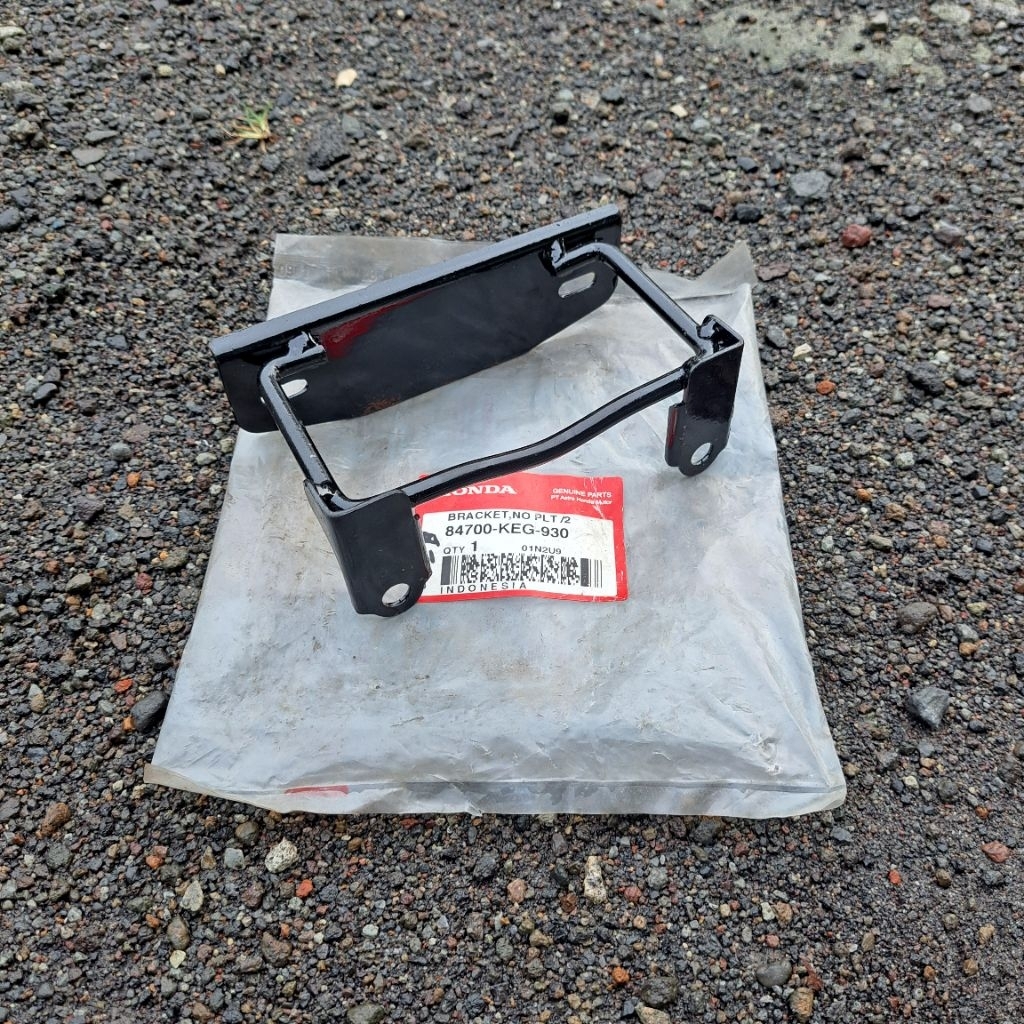 Dudukan plat nomor depan honda gl pro,max,neotex BRACKET NO PLT/2  84700-KEG-930 Original AHM Astra 
