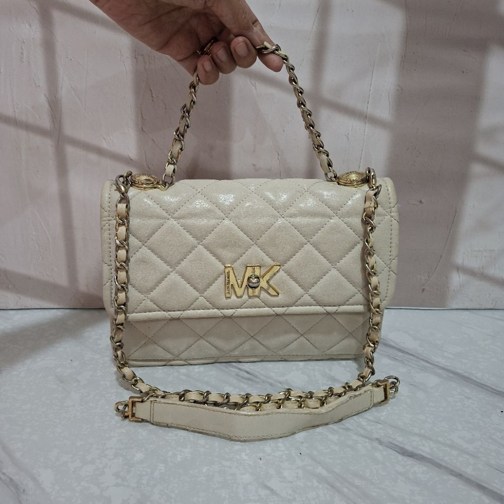 Tas Preloved Sling Rantai MK Quilted Broken White