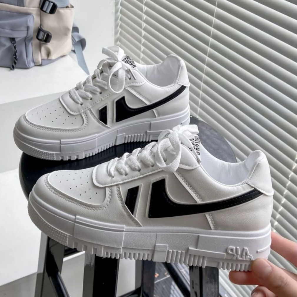 Sepatu Sneakers Wanita Sepatu Sekolah Cewek HItam Polos Korean Style Sepatu OOTD wanita ala korea Hi