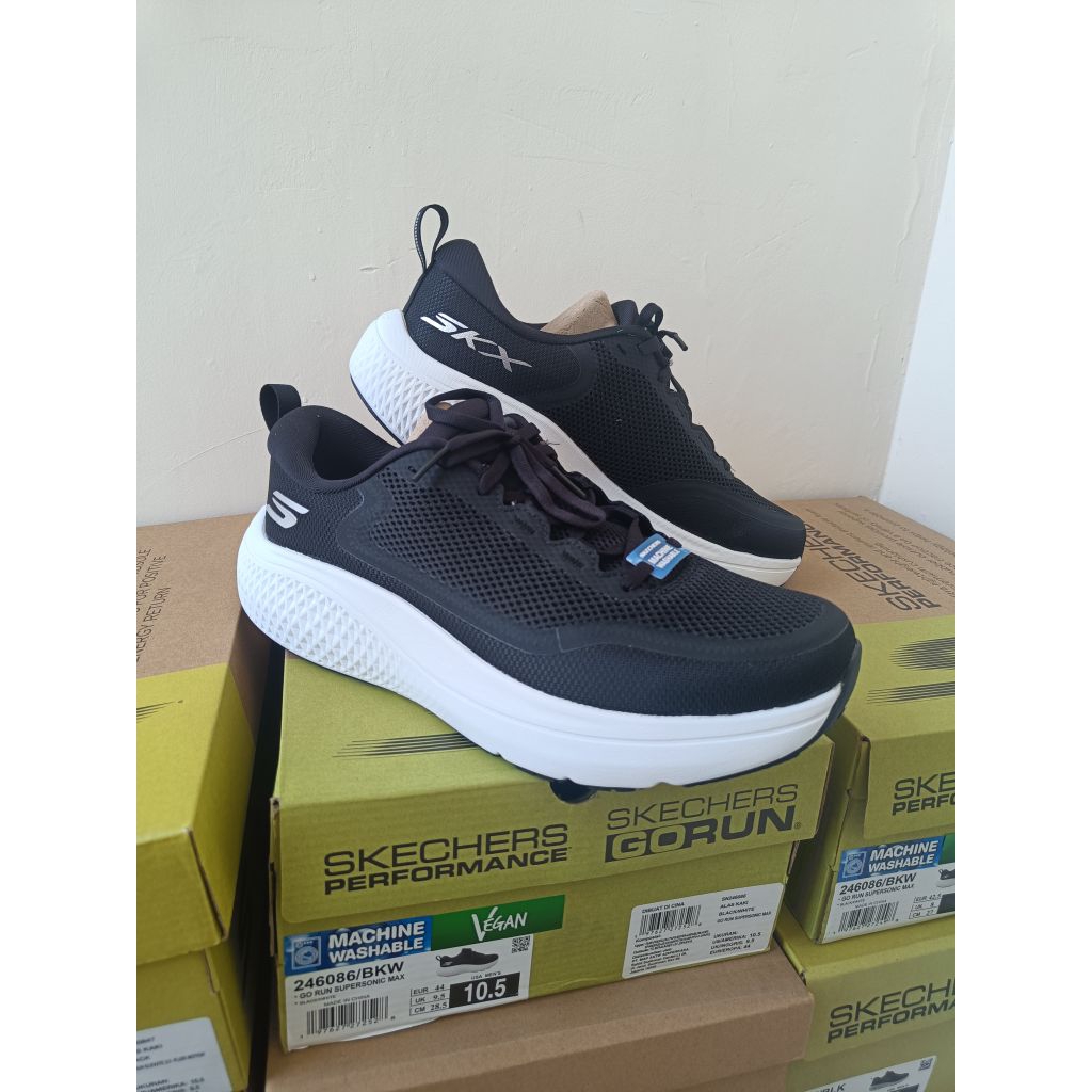 SKECHERS GO RUN SUPERSONIC MAX